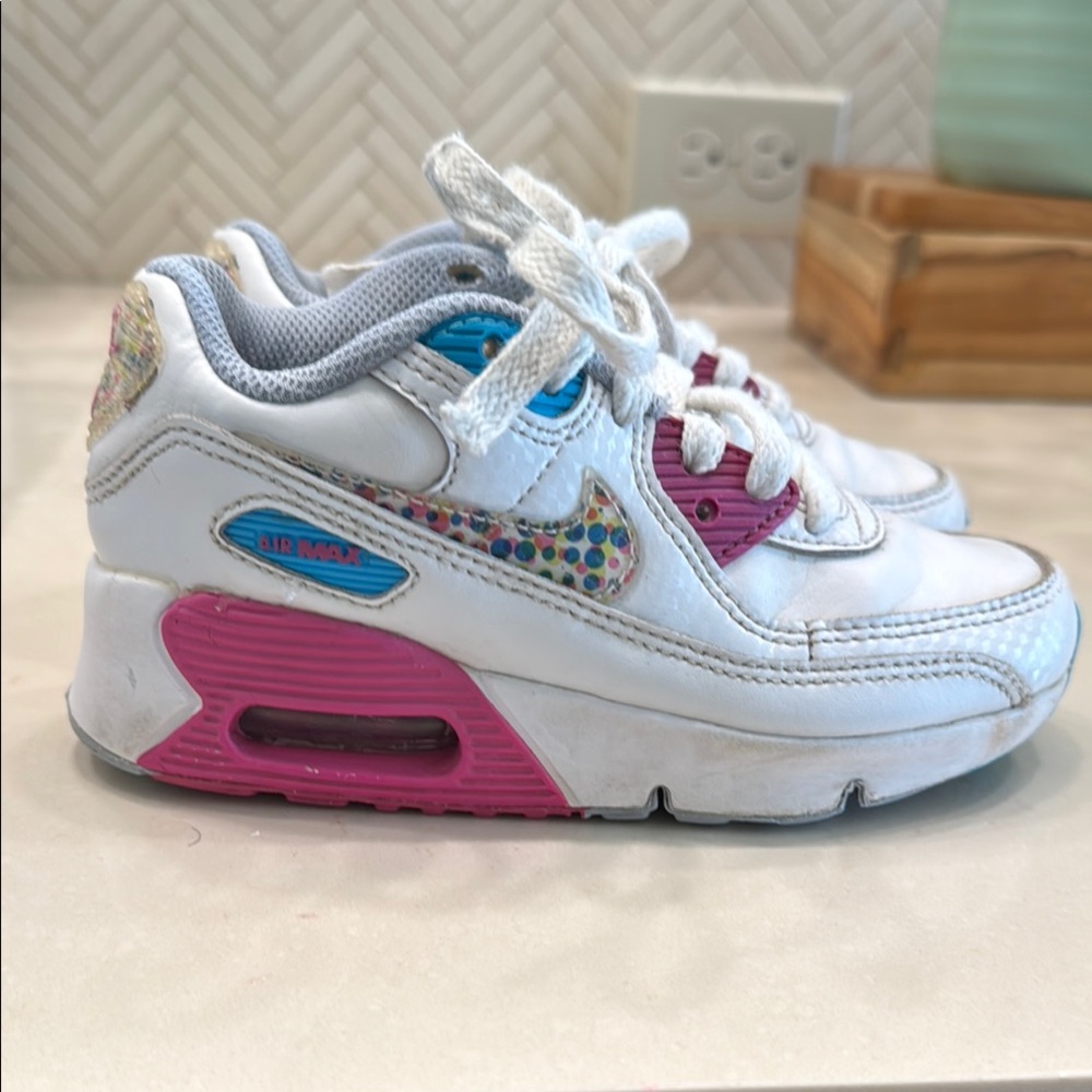 Nike air max White and Pink Sneakers Classic Design 10.5
